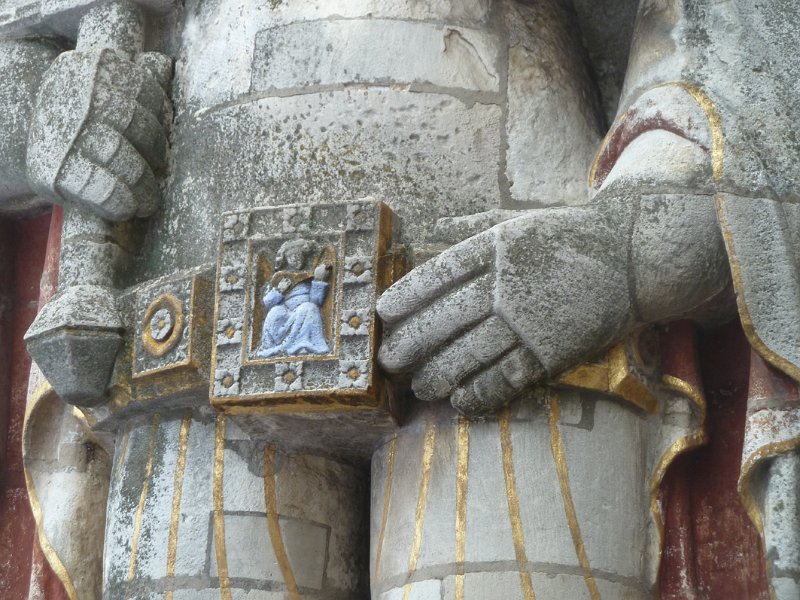 bas relief luth.jpg - La statue de Roland